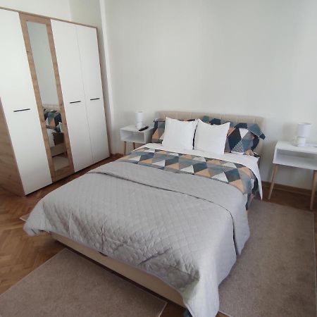 Apartman Nicolas Belgrad Exterior foto