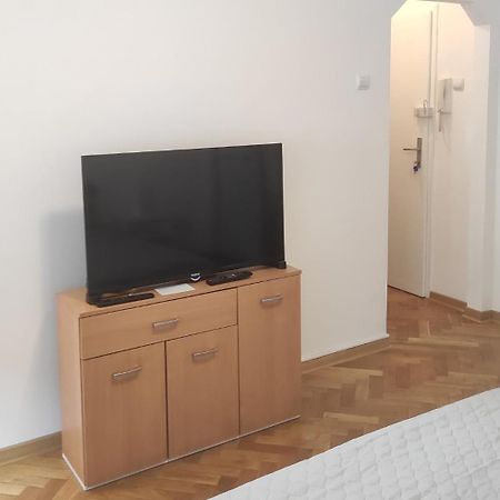 Apartman Nicolas Belgrad Exterior foto